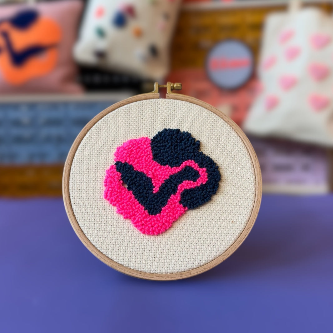 Punch Needle Set - Hug - Wallpiece - Zäme-Collection - Craftinglove